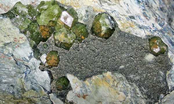 Demantoid Garnet — Horsetail Inclusion — Collector Grade