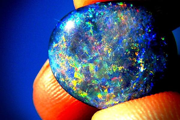Black Opal — Gem Rough