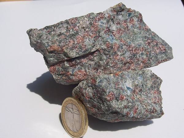 Eclogite — Large Specimen